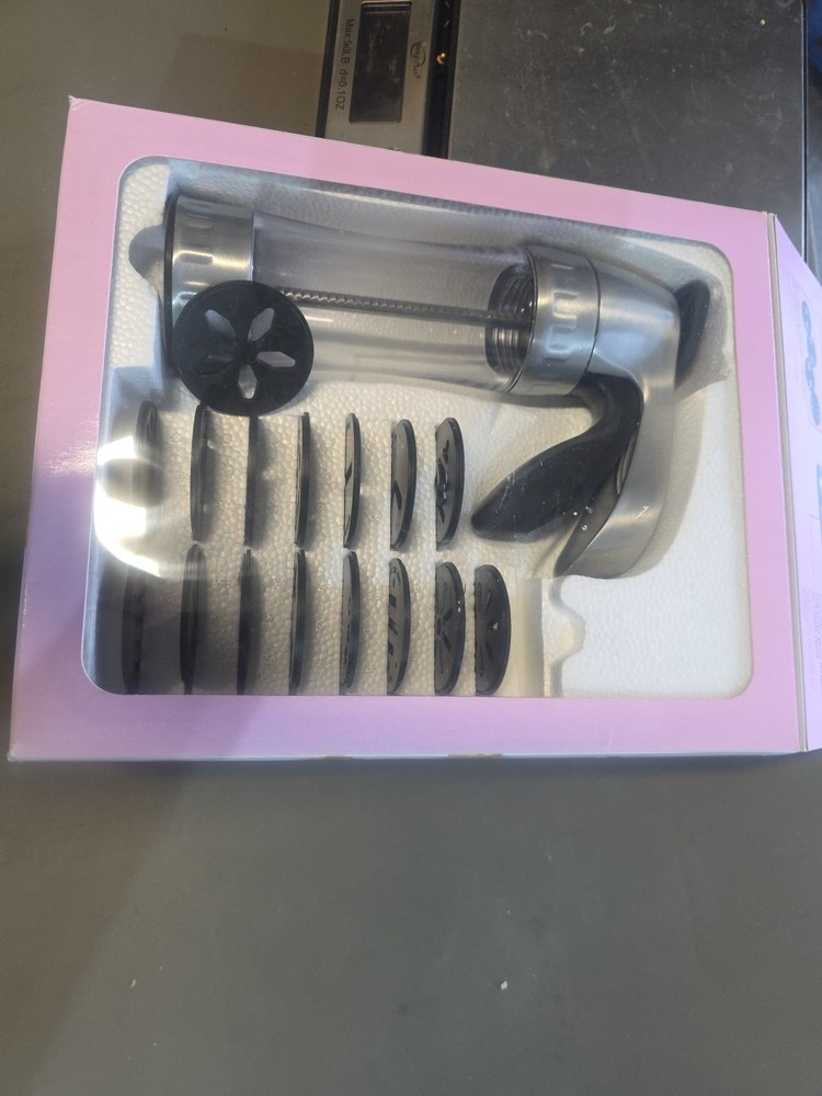 Wilton Cookie Pro Ultra II Cookie Press Complete Set