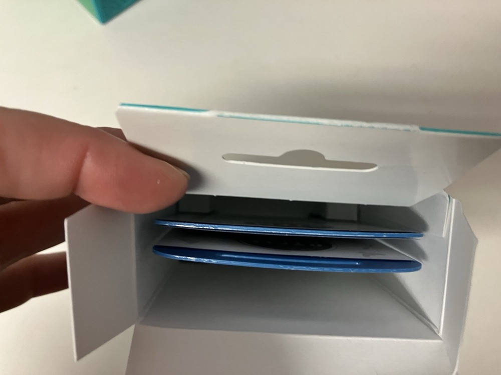 STEM Flying Insects Light Trap Starter Kit 1 Device + 1 Refill & 4 Refills