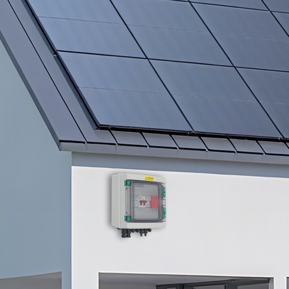 2 Strings Solar PV Combiner Box 32A Circuit Breaker For Solar Panel System DC