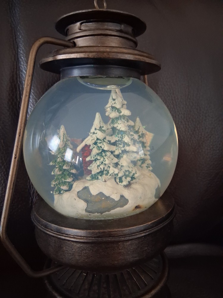 O Holy Night Musical Lightup Globe, 8 Inch