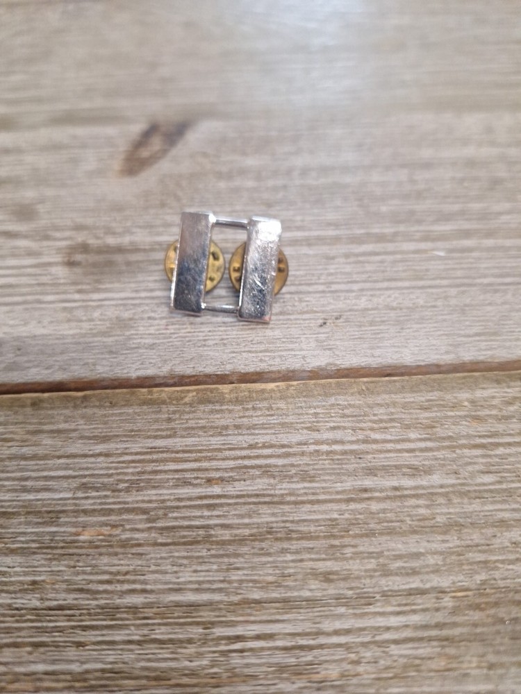 Vintage USMC Captains Insignia Collar Pin