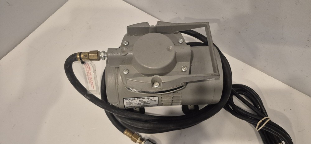 Thomas Model 915EA18-088 Piston Air Compressor