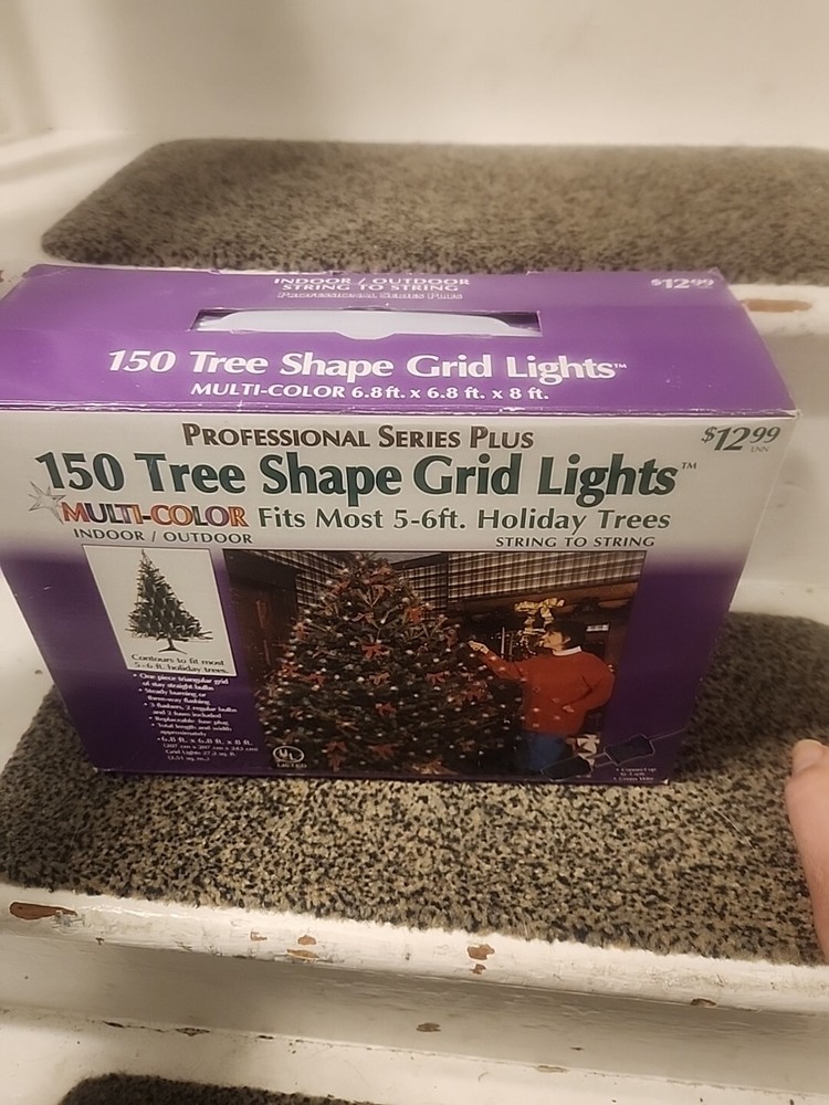 150 CHRISTMAS TREE SHAPE Grid Multi-Color Lights Fits 5-6ft Tree Open Box, Works