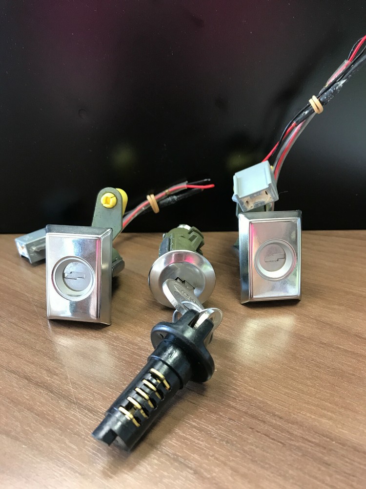 1981-89 Ford Lincoln Mercury Door & Trunk Lock Set, Lighted Rectangular Face NOS