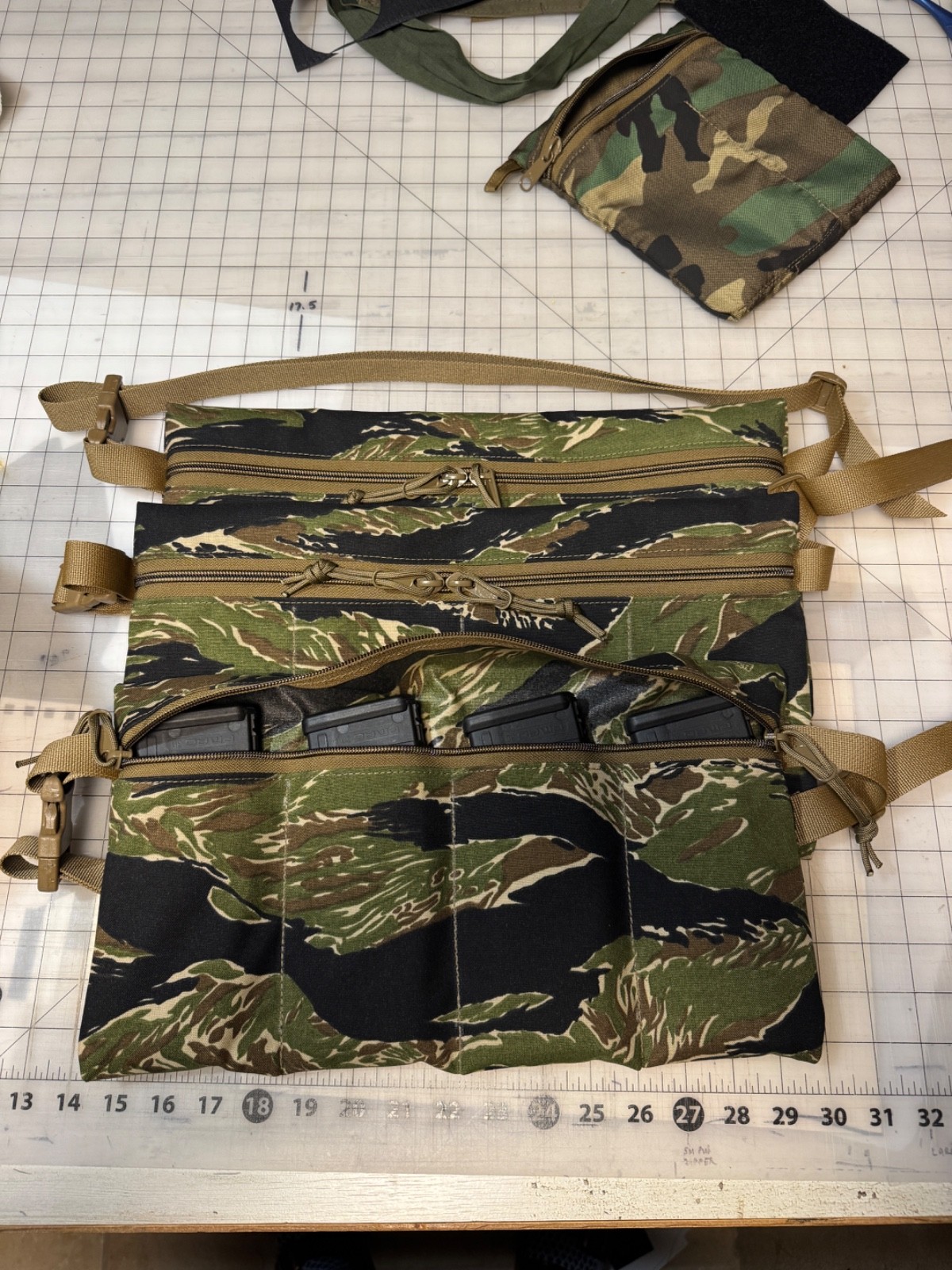 Eight Ball M8 4 Mag bandolier for colt/magpul mags Vietnam Tiger Stripe Camo.