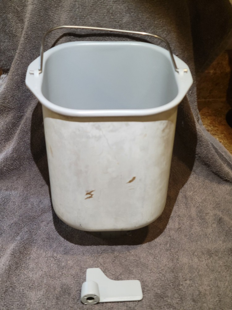 Breadman Bread Maker Replacement Pan & Paddle for TR441 TR442