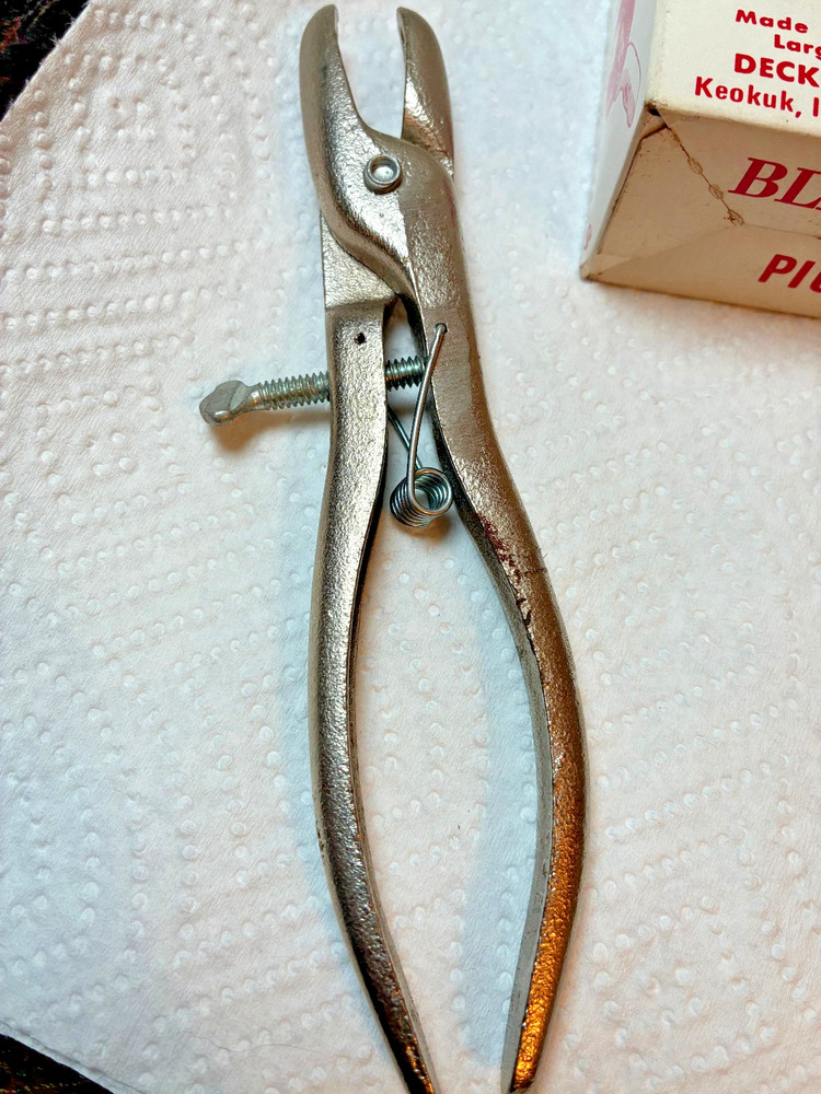 Pig Ring Tool, Decker's Hill Ringer w some rings