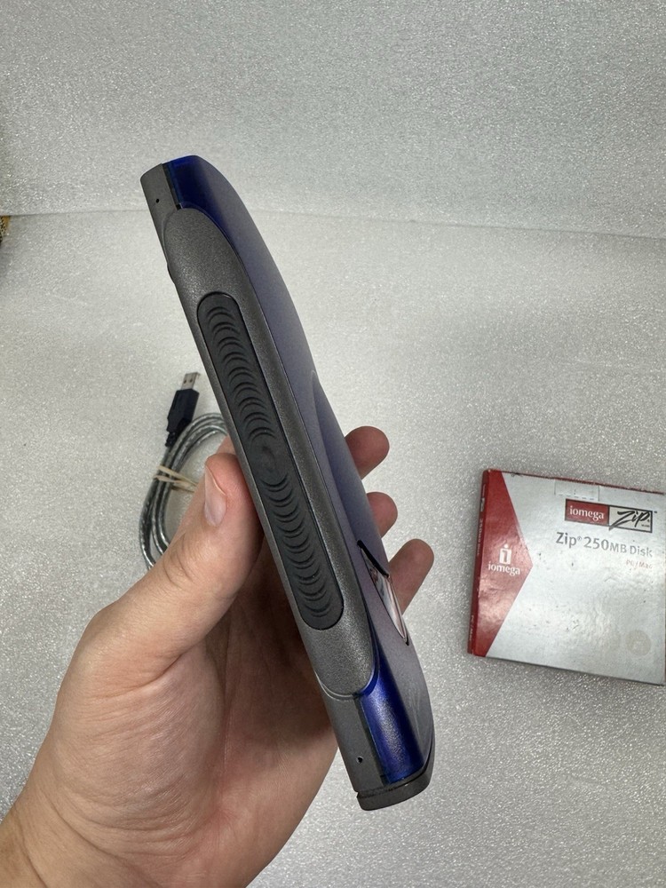 iOmega Zip 250 250MB (USB Powered) PC & Mac External Zip Drive Bundle - Working!