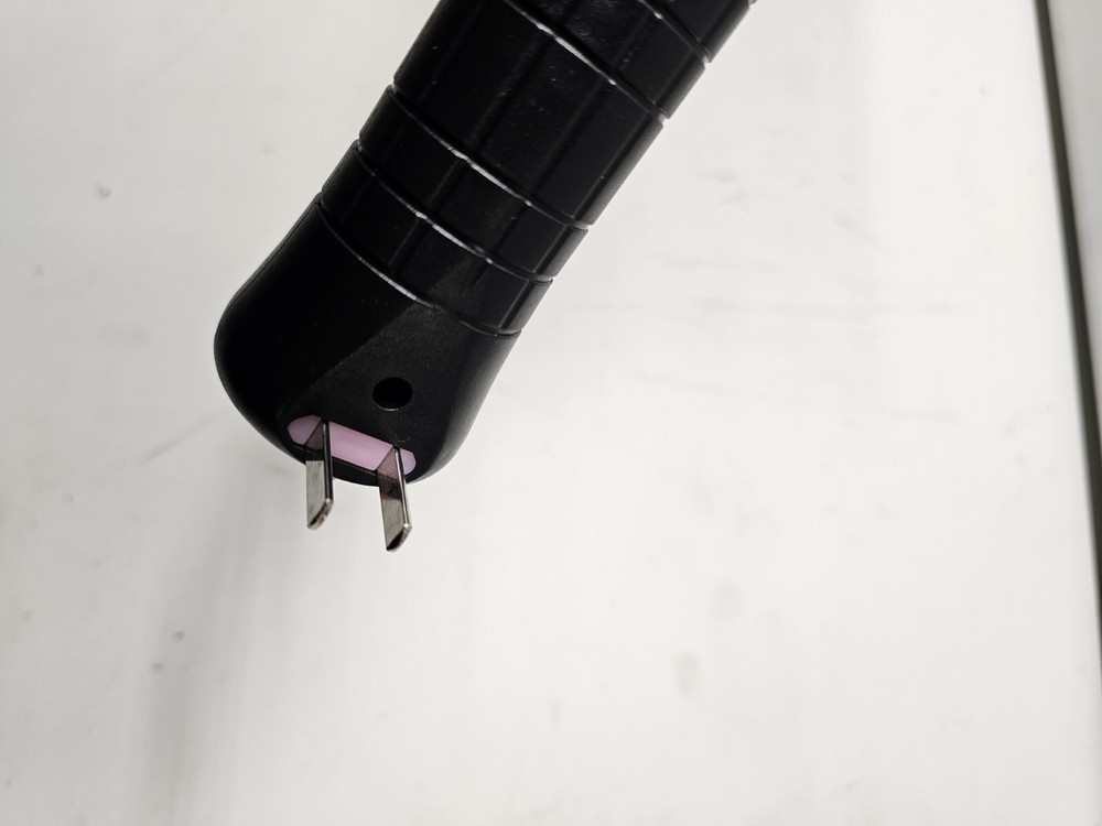 Rechargeable Electric Fly Swatter/Bug Zapper With Flash Light