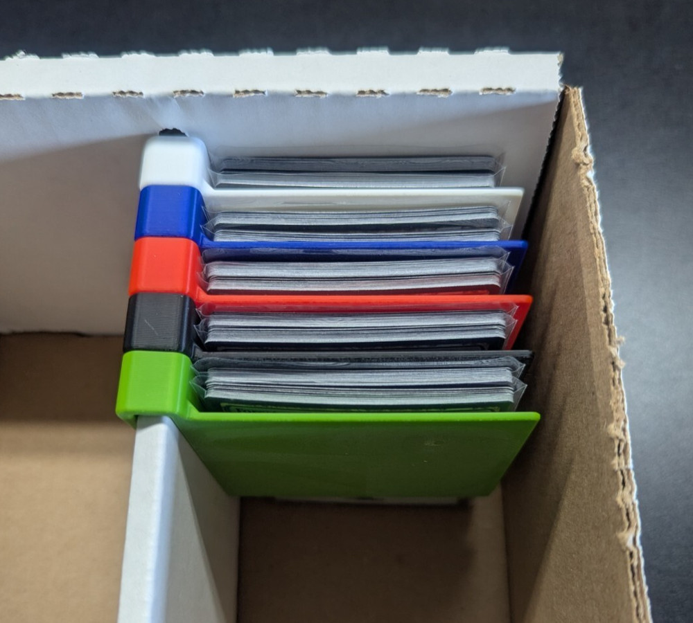 Card Divider with Retaining Clip