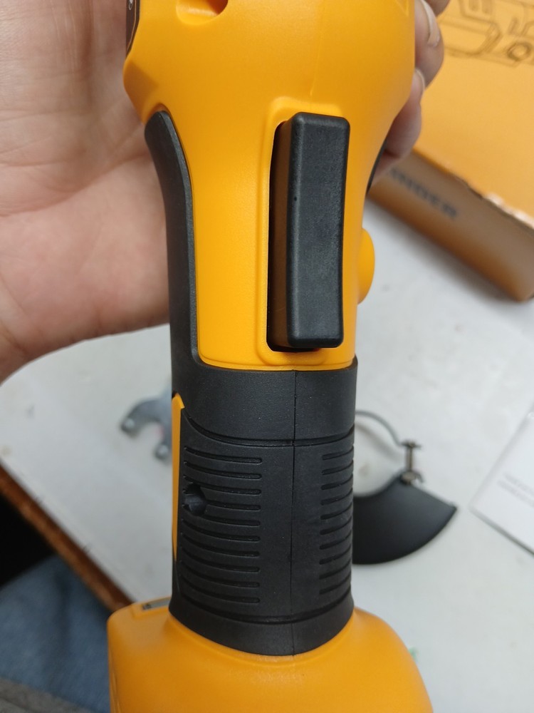 MtiolHig Brushless Cordless Angle Grinder- Read Description