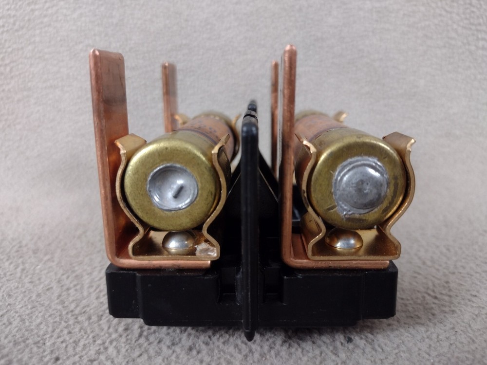 American Fuse Holder Pull-Out Type (LIGHTS)