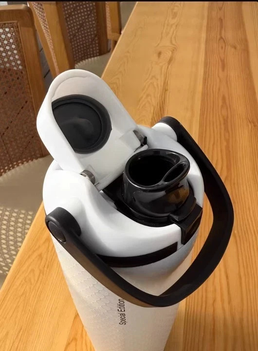 Limited Edition New Owala Fairways for Days FreeSip Sway Golf Water Bottle 30oz