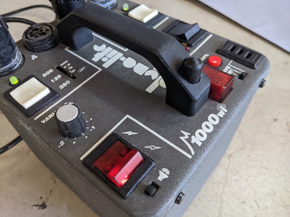 Dynalite flash photography lighting