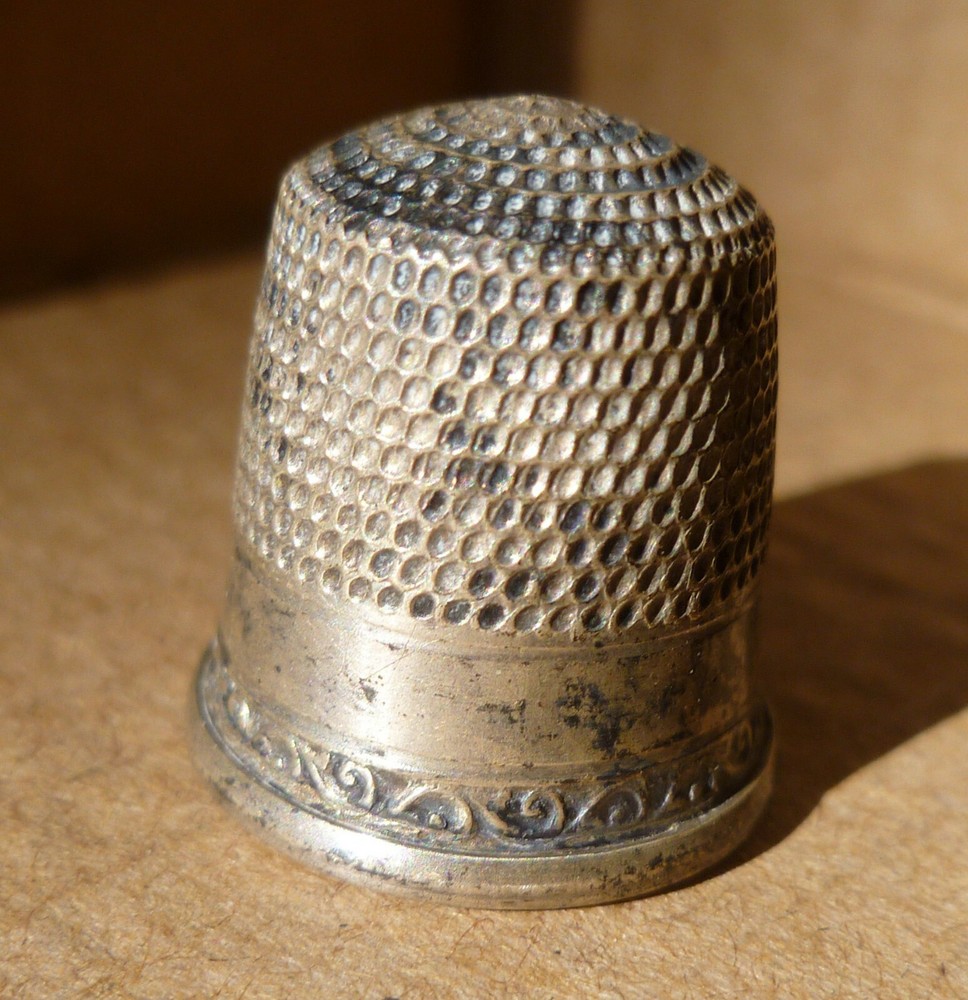 Sterling Silver Thimble Goldsmith Stern Scrolls 10