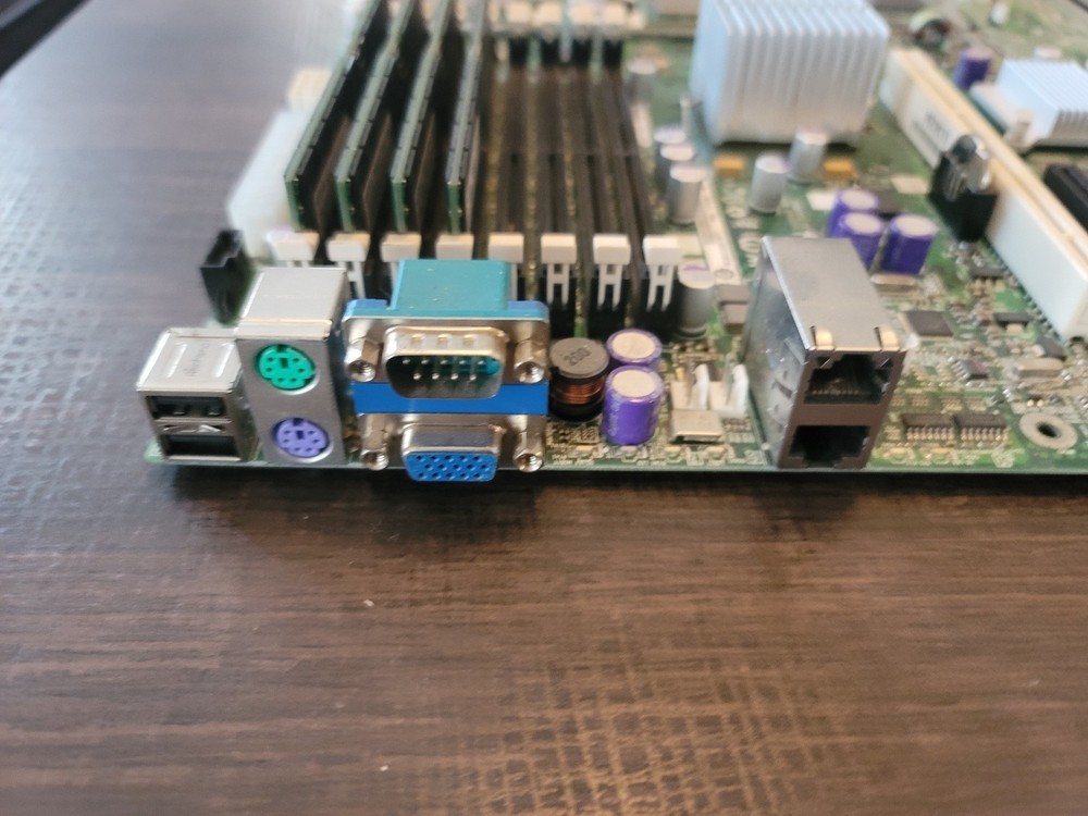 INTEL SERVER BOARD SE7520BD2 BUNDLE 2 x 2.8GHs 2800DP XEON PROCESSORS 8GB RAM