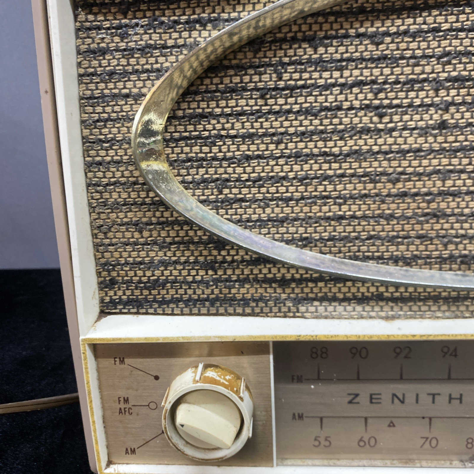 ZENITH AUTOMATIC FREQUENCY CONTROL GREEN TUBE RADIO (TESTED) Works VINTAGE 1950s