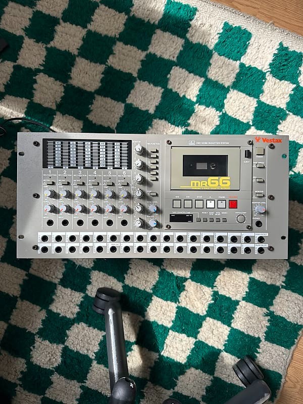 Vestax MR 66