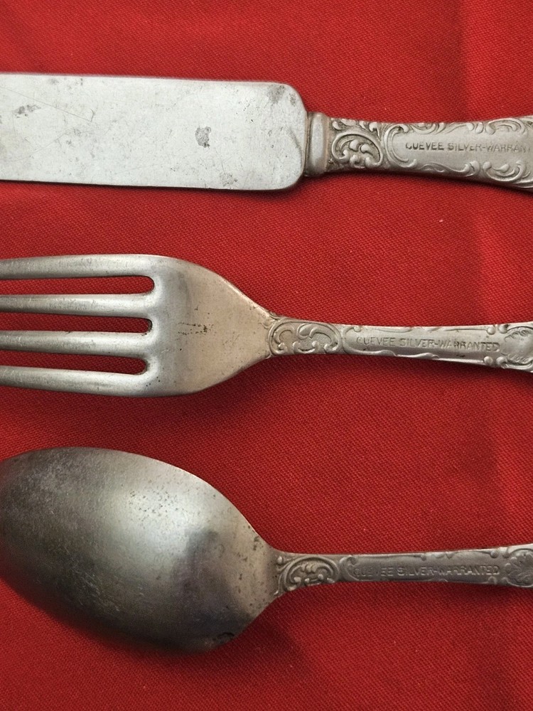 1 Place Setting Cuevee S/P Flatware Sport Scene's Handles