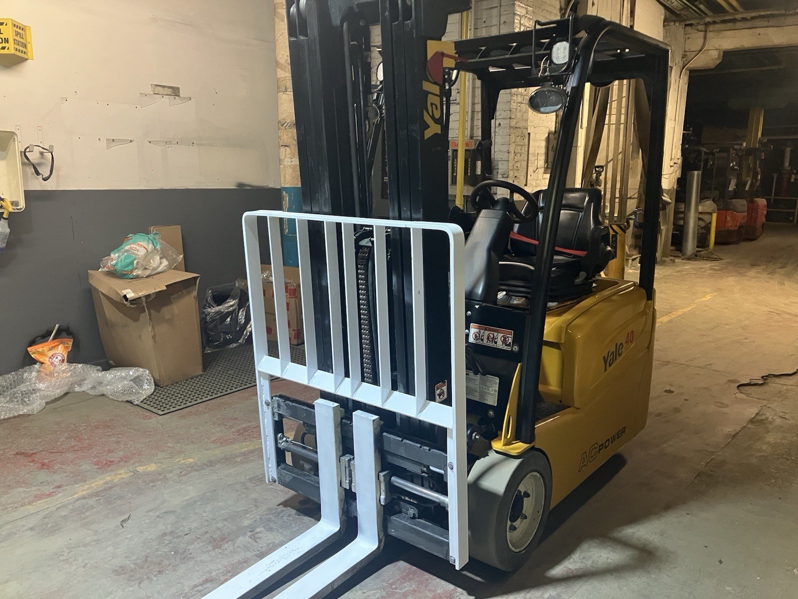 2018 Yale 4000 LB Electric Forklift with SS and Triple Mast Fork Positioner