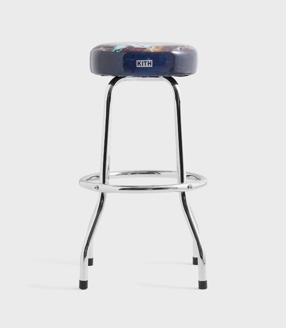 KITH FOR ARCADE1UP MARVEL VS CAPCOM 2 ARCADE W/ STOOL & GAMES IN HAND