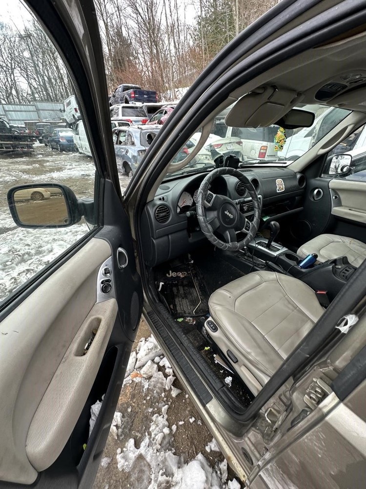 2003 LIBERTY Third Brake Light Tested OEM