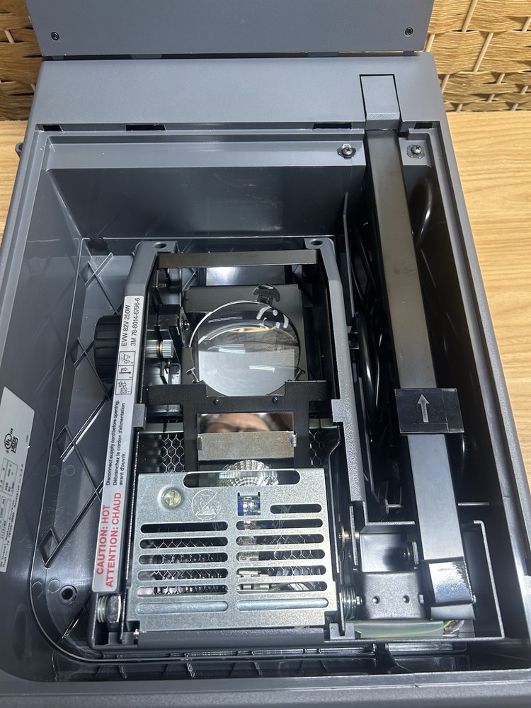 3M Compact Folding Portable Overhead Projector 2000 AG Carrying Case Tabletop