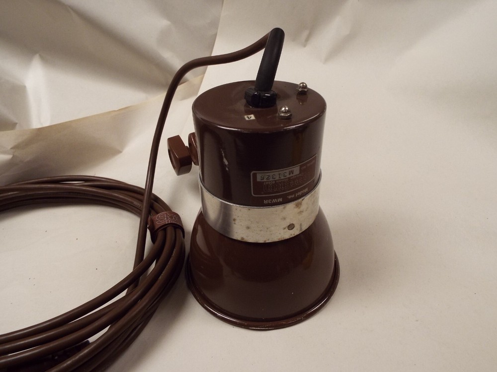 Speedotron Universal Strobe Light Unit Model MW3R Reflector 5 1/4" Untested #4