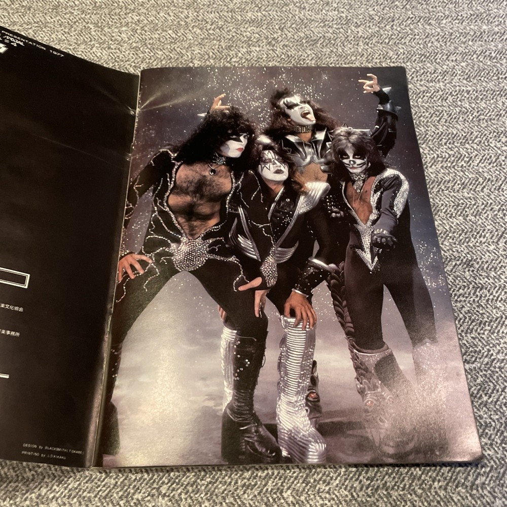 KISS Gene Simmons Paul Stanley Japan Tour 1977 Concert Program Book