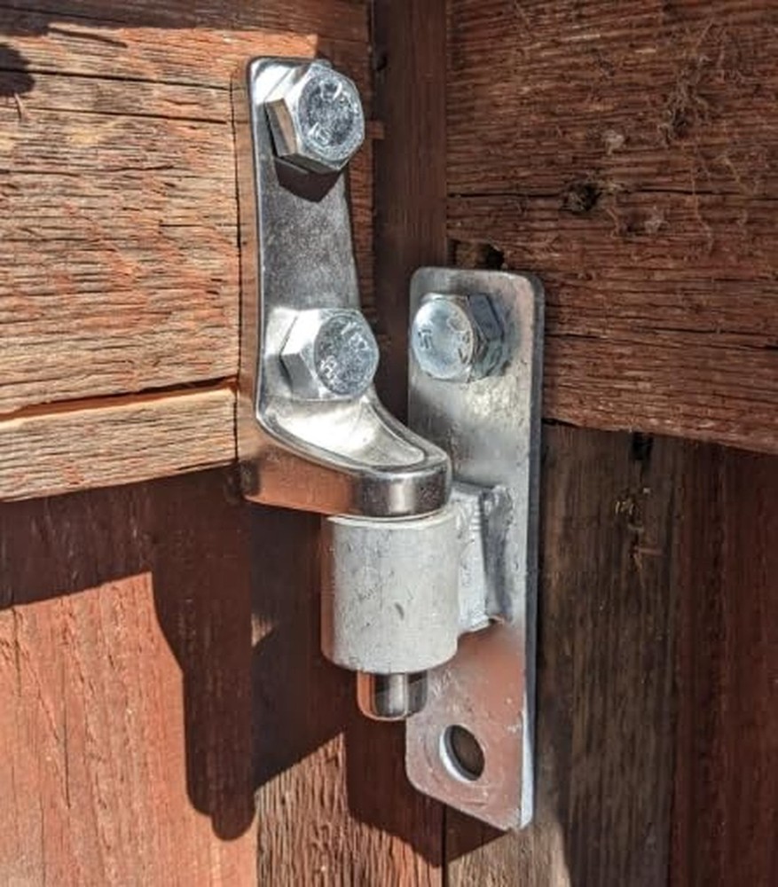 Gate Hinge Wall Mount Gate Hinge for 5/8'' Pin Chain Link Fence Post Hinge (4...