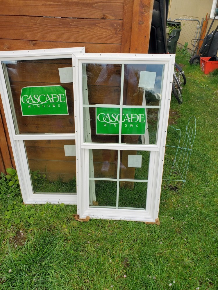 Cascade Window - Single-Hung - Double Pane -Vinyl Window 24x36 White Grid