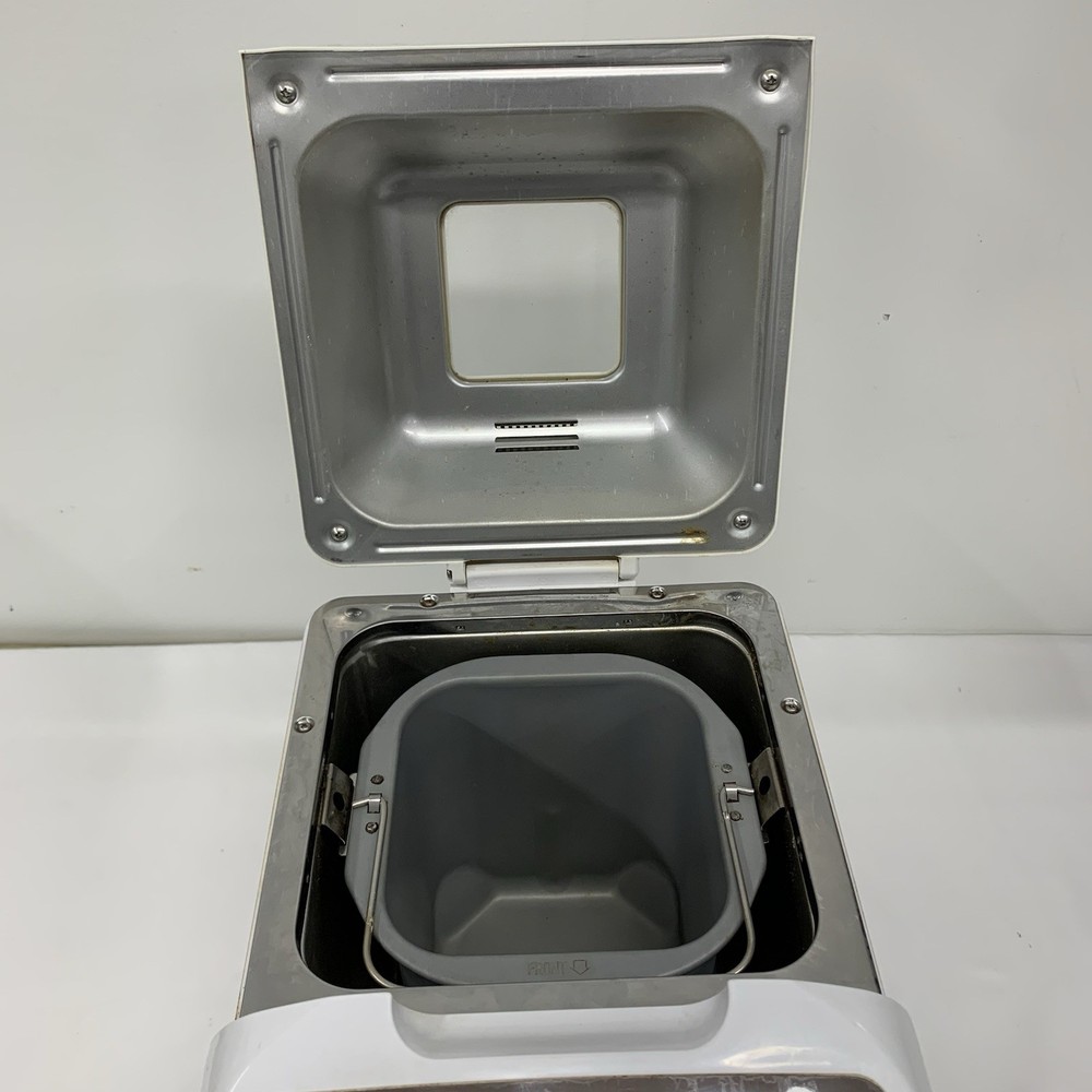 Hitachi Automatic Home Bakery Bread Maker Machine HB-D102 Tested