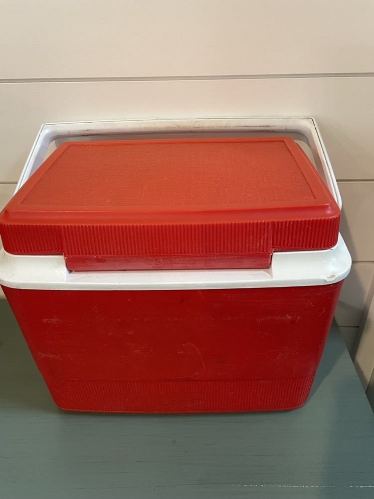 Vintage Gott 8 Cooler Red Model 1908