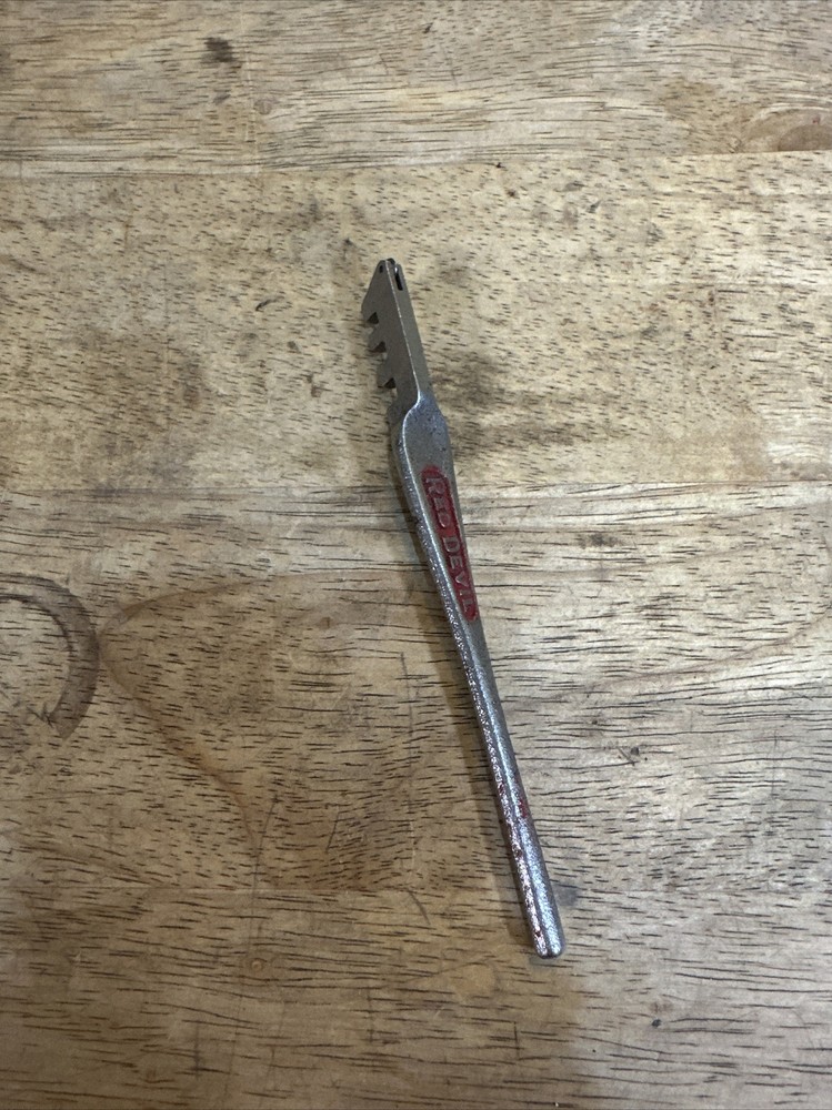 Vintage Red Devil 5” Glass Cutter 024