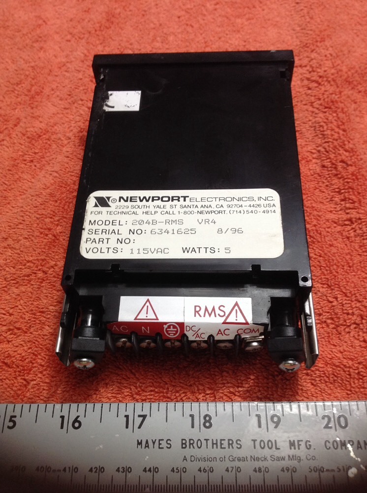 Newport Electronics Inc. Model 204B-RMS VR4 Voltmeter/Ammeter