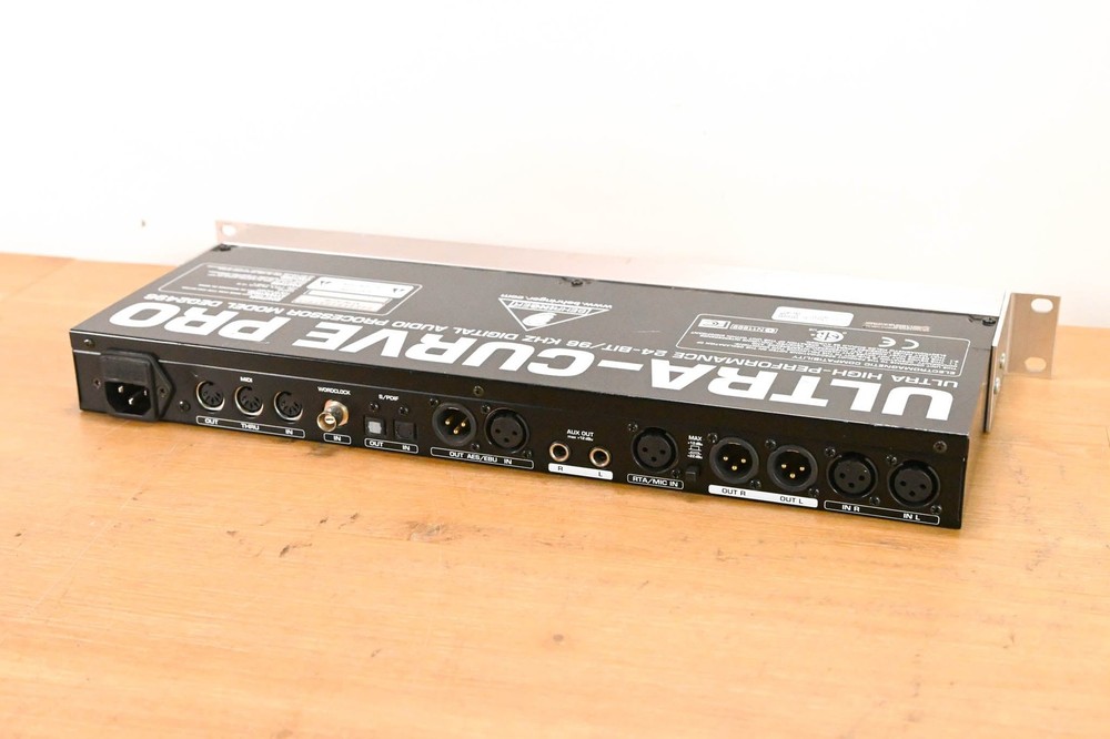 Behringer Ultracurve Pro DEQ2496 Equalizer and Mastering Processor CG01Y4E