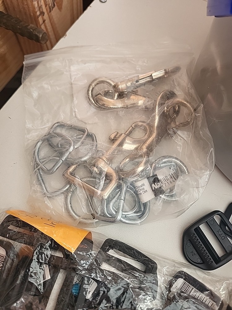 Colored Plastic Buckles 4.5lbs Various Sizes + Random Hardware Pet Supplies