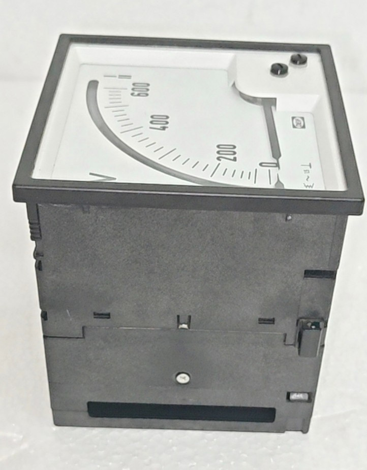 DEIF 2EQ96/2 Analog Double Voltmeter 0-600V Generator/Mains Synchronization