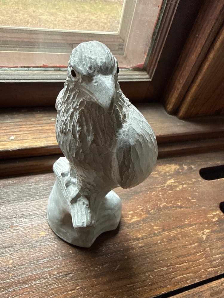 Isabell Bloom Eagle Figurine Signed 2004 – Cast Stone Bird Statue 9”