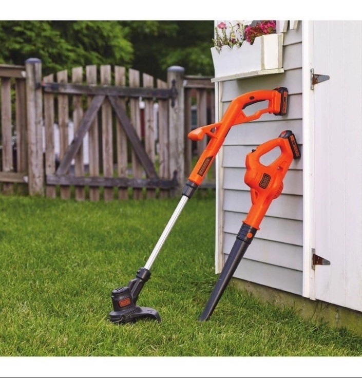 20V MAX Cordless Battery Powered String Trimmer & Leaf Blower Combo Kit with (2)