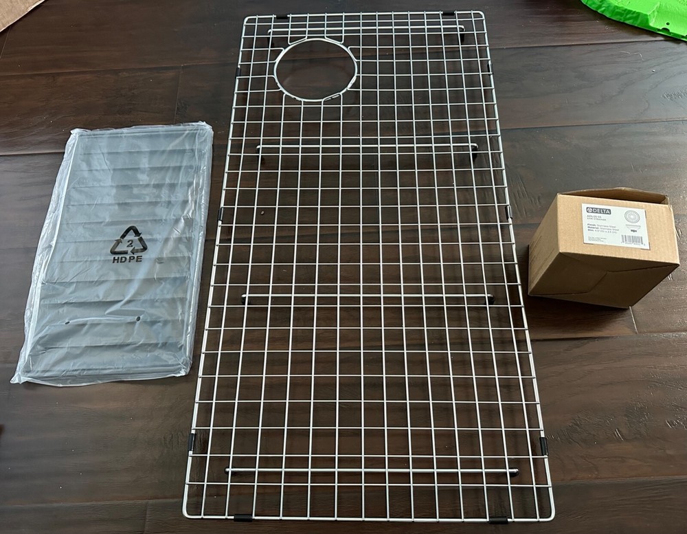 Delta Kitchen Sink Grid + Drying Mat + Sink Strainer