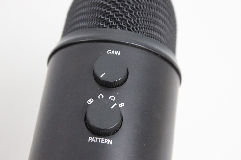 Logitech Blue Yeti A00132 Premium Multi Pattern USB Microphone