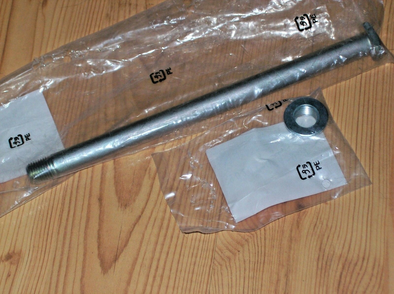 HONDA CRF150R CRF150RB CRF150 REAR ARM SWINGARM PIVOT BOLT & NUT 07-26