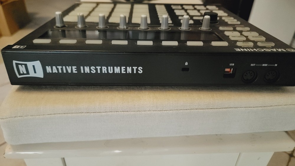 Native Instruments MASCHINE MK2 Black w/USB Cable – Power Tested Only.