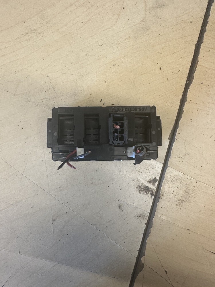 2014 Freightliner Cascadia Switch Panel