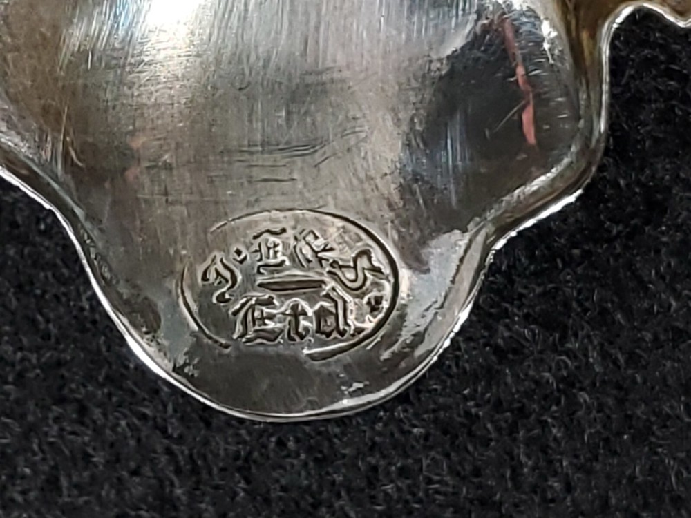 English Sheffield Silverplate Nautical Serving Shells with Maker Hallmark
