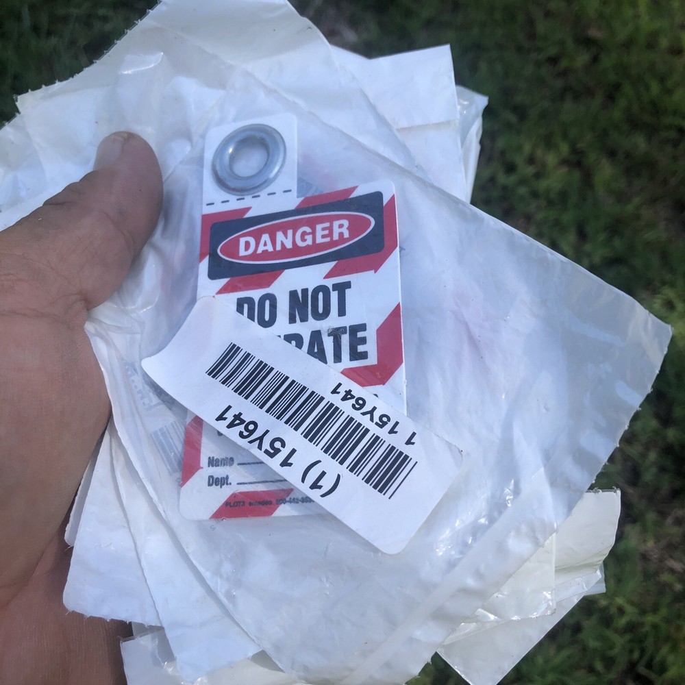 21 - Brady Danger DO NOT Operate Tag.