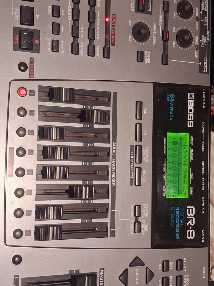 “Boss BR-8 Digital Recording Studio – tested – Missing Knobs