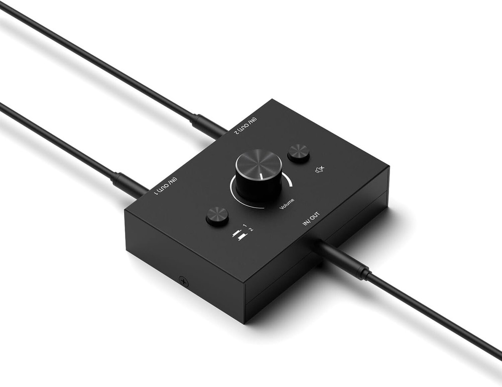 Versatile 3.5mm Audio Splitter with Mute Switch – Perfect for Multi-Device Use