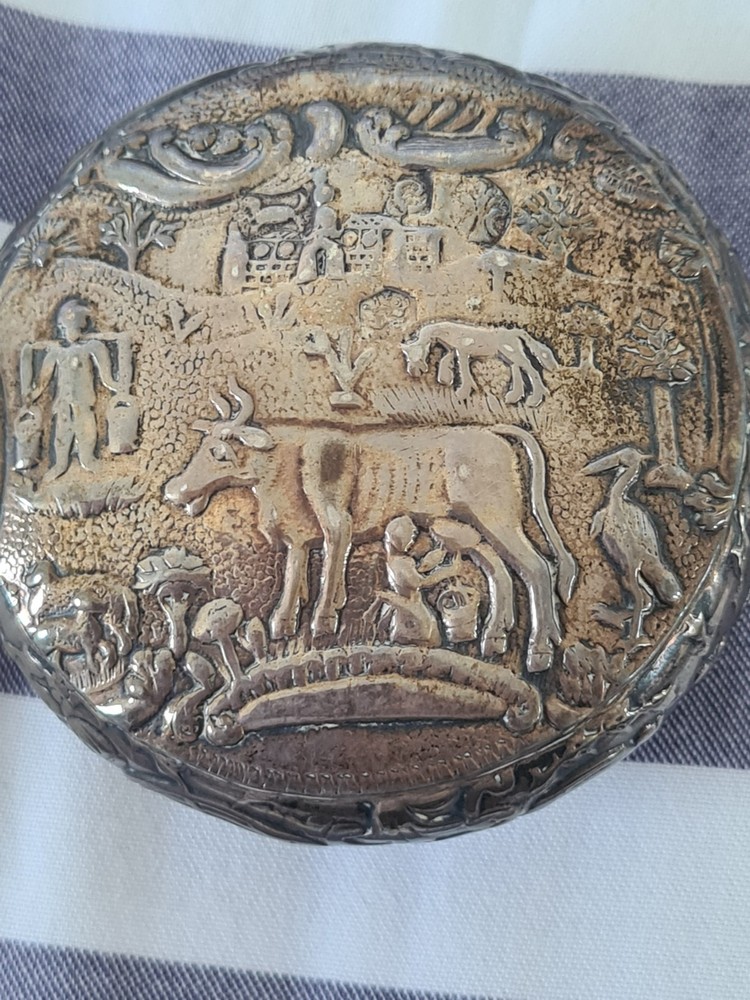 Sterling silver Round Silver Snuff / Pill Box